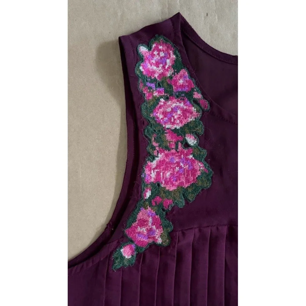 American Eagle Plum Floral Embroidered Pleated Sleeveless Top XL Feminine Boho - Picture 4 of 8